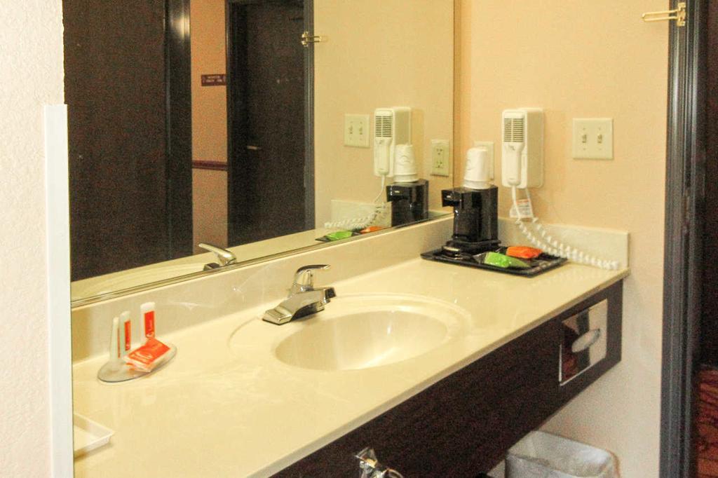 Econo Lodge Inn & Suites Ripley Phòng bức ảnh