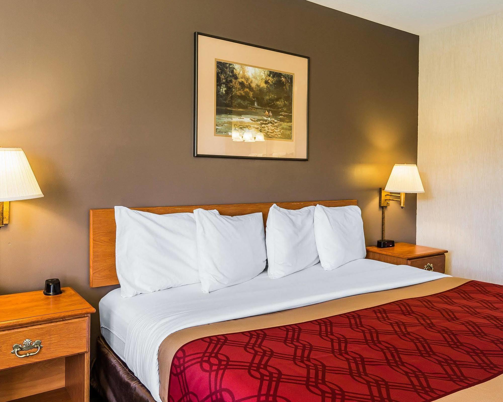 Econo Lodge Inn & Suites Ripley Ngoại thất bức ảnh
